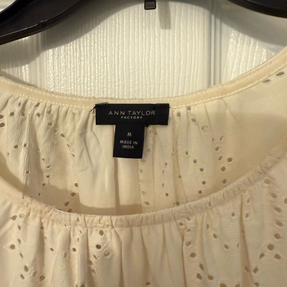 Ann Taylor Cream  Eyelet Women Top Medium - Picture 4 of 5